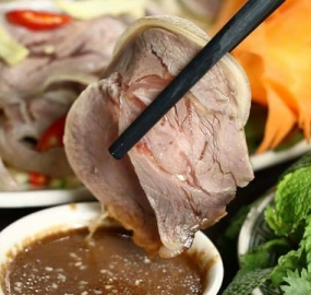 Lẩu Dê Cây Bàng – Điểm Hẹn Ăn Uống Lý Tưởng Cho Nhóm Bạn Tại Bình Thạnh